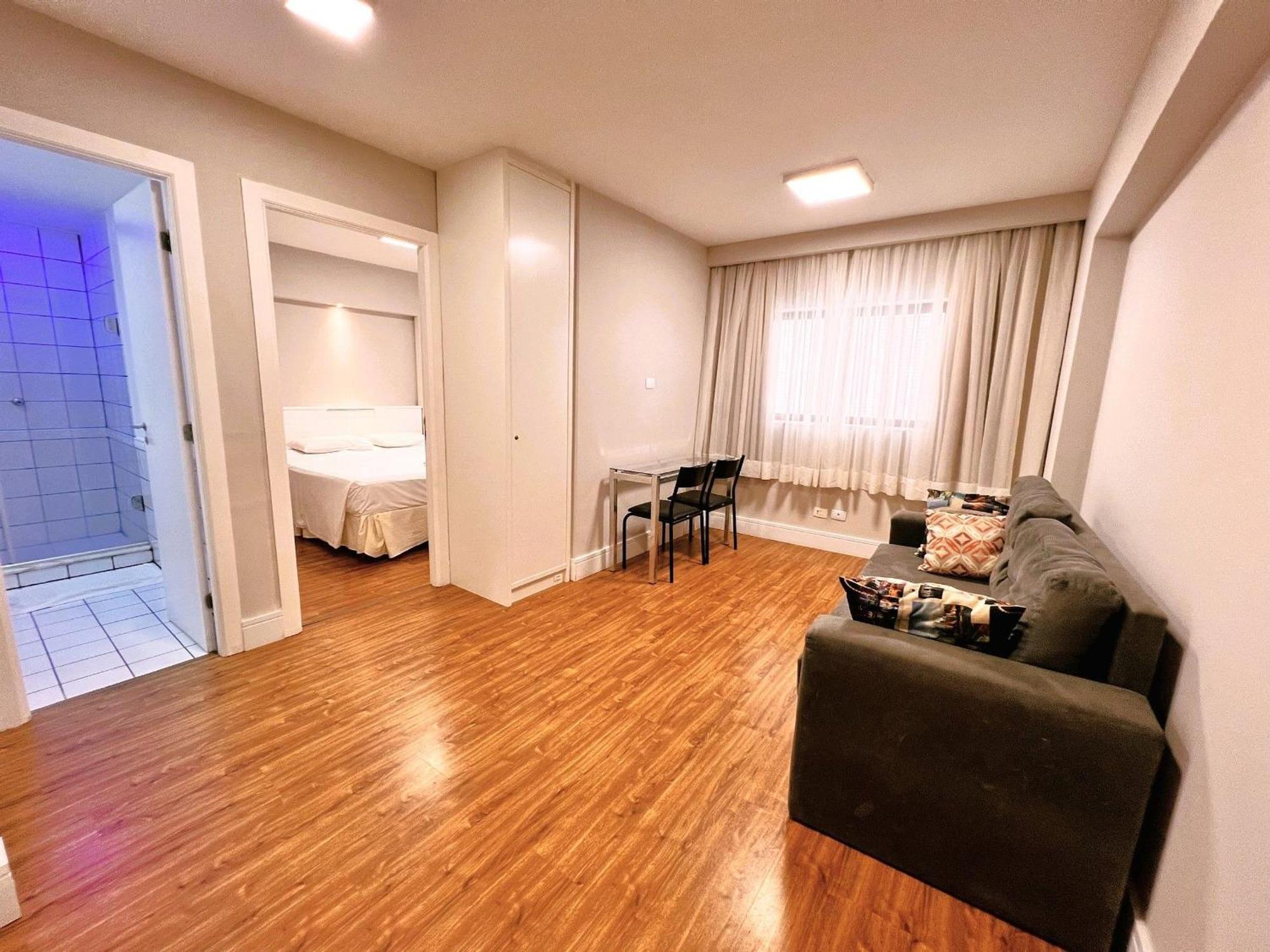 Flat No Local Do Centro/batel Apartment *