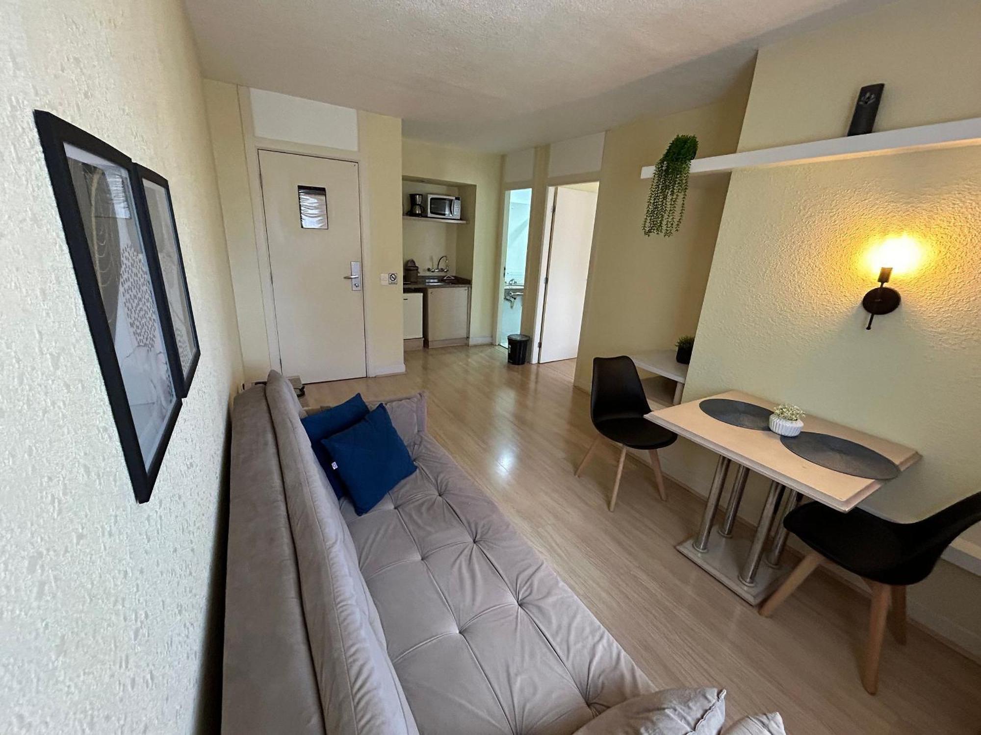 Flat No Local Do Centro/batel Apartment *